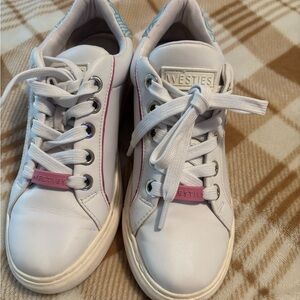 Westies Women's White and Pink Sneakers